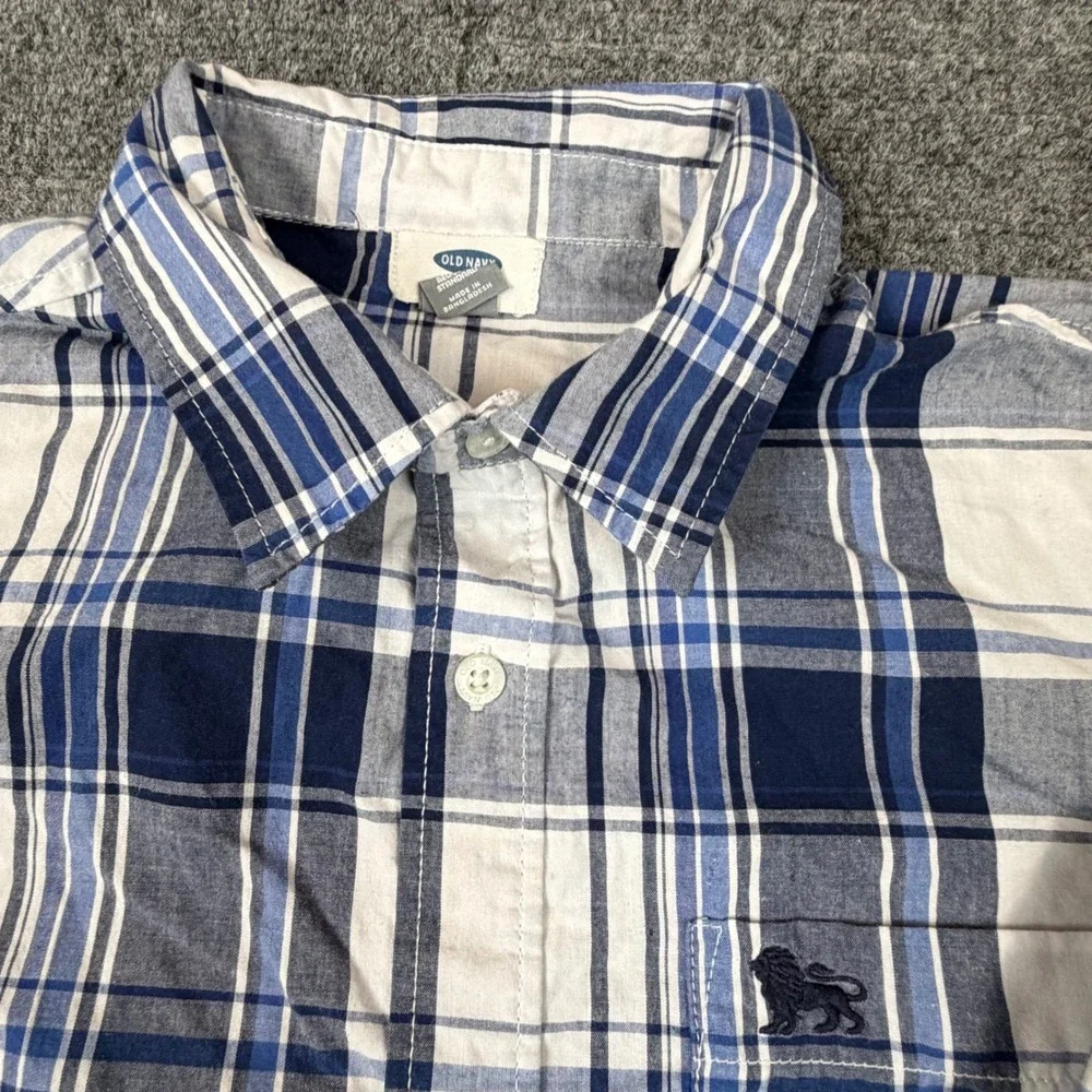 Old Navy Boys XL 14-16 Blue White Plaid Button Down Shirt Lion Logo Long‎ Sleeve